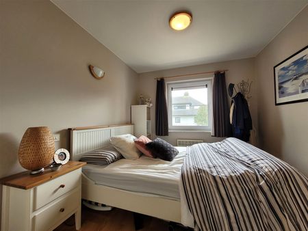 Lichtrijk appartement met garage box - Photo 2