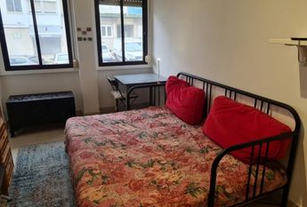 Quarto para alugar na Falagueira Amadora 430 mes