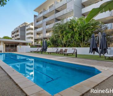 Spacious Modern Apartment in the Heart of Indooroopilly - Photo 3