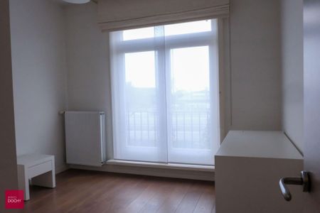 Kwalitatief afgewerkte villa met ruime garage en tuin | Gentsesteenweg - Photo 4