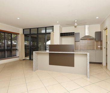 Fully Tiled and Airconditioned Quality Home - Forest Gardens - Photo 6