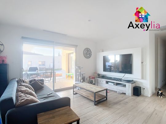 A LOUER - VOUGY - MAISON DE PLAIN-PIED DE 2022 AVEC TROIS CHAMBRES DONT UNE SUITE, TERRAIN, GARAGE ET PISCINE - Photo 1