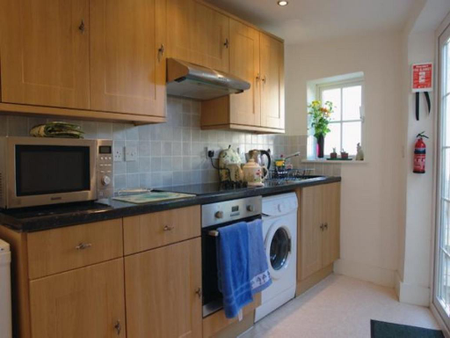 2 bedroom semi-detached house to rent - Photo 3