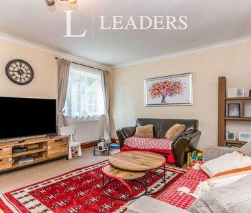 Ashley Park Road, Walton-on-thames, KT12 - Photo 4