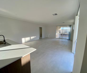 New Beginnings! - Your Dream Home Awaits! - Photo 4