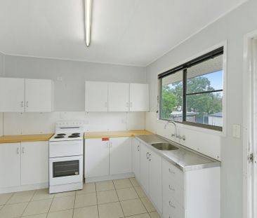 3 Bedroom Family Home ! - Photo 6