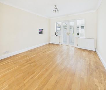 4 bedroom semi-detached house to rent - Photo 2