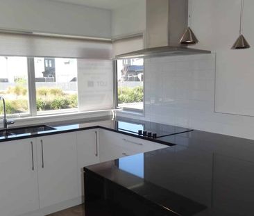 Ideal Executive Pad!! - Photo 1