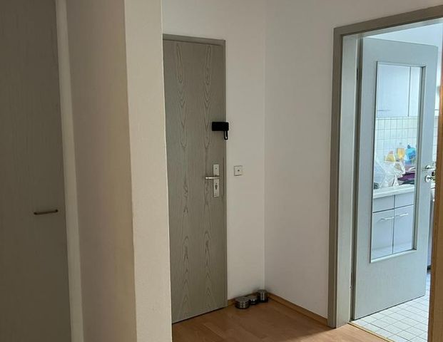2-Zimmer-Wohnung in zentraler Lage mit Balkon / TG-Stellplatz - Foto 1