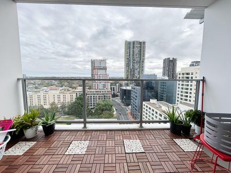 Luxury 2 Bedroom Apartment for Rent in the Centre of Parramatta - Photo 3