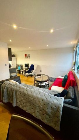 2 bedroom flat to rent - Photo 2