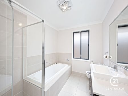 Beautiful House in Riverbank & the Ponds School Catchment - Photo 3