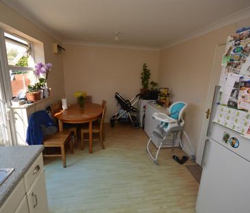 3 bedroom terraced house to rent - Photo 4