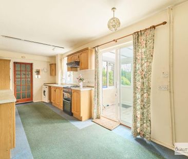 3 bedroom semi-detached house to rent - Photo 3