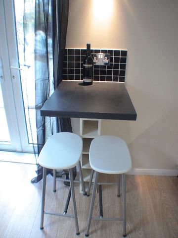 Studio Flat, Langhorn Road, SO16 - Photo 3