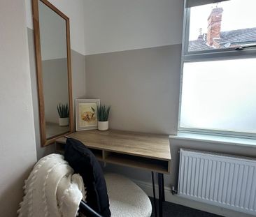 4 bedroom terraced house to rent - Photo 6