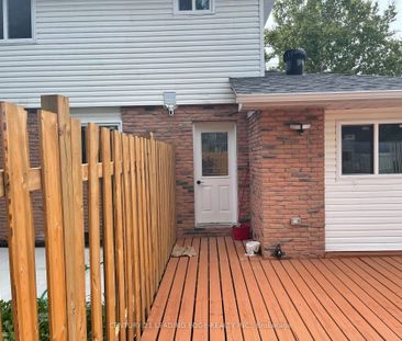 Detached Home For Lease | S8142552 - Photo 3