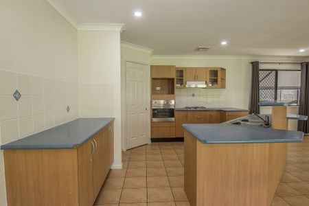 6 St Pauls Court, Mount Louisa - Photo 5