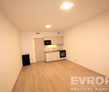 Pronájem bytu 1+kk a garsoniéry 34 m², Kurta Konráda 2517, Praha - Photo 1