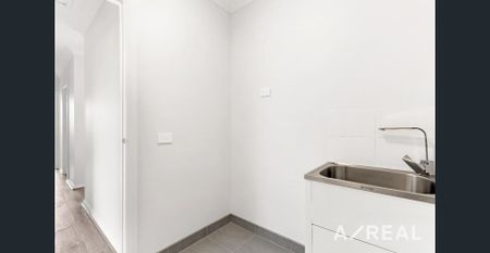 4 Bedroom house with Modern Comfort in a Prime Arcadia Estate Location - Photo 4