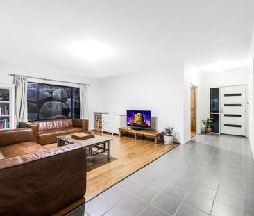 24 Ridgeview St, Carindale QLD 4152 - House For Rent | Domain - Photo 6