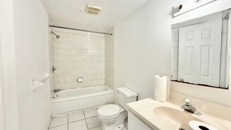 For Lease - 235 Roxanne Crescent, Toronto, Ontario - Photo 5