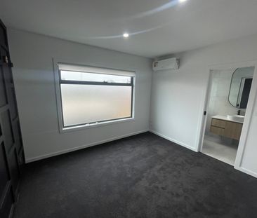 2/75 King Street, Airport West VIC 3042 - Photo 6