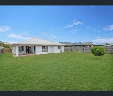 15 Pongamia Parade, Mount Low - Photo 1