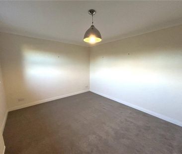 4 bedroom detached house to rent - Photo 6