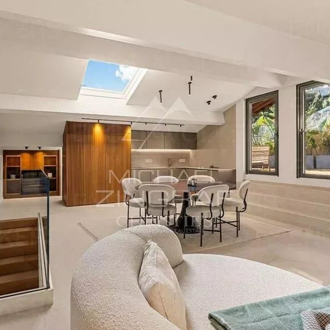 Appartement duplex rénové au centre du village - Photo 1