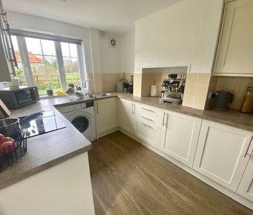 3 bedroom semi-detached house to rent - Photo 5