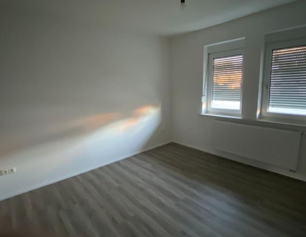 Helle 3,5-Zimmer Wohnung mit Balkon in Calden - Foto 1