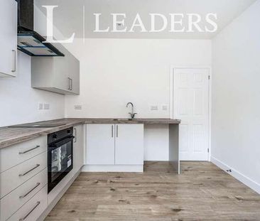 Walker Avenue, Wolverton Mill, Milton Keynes, Buckinghamshire, MK12 - Photo 3