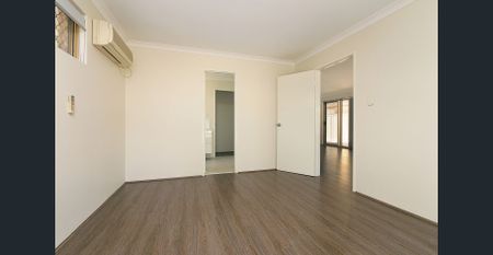 Spacious Carlisle home in convenient central location - Photo 3