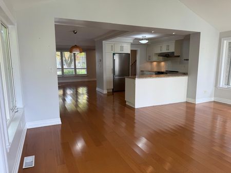 For Lease - 1377 Sheldon Avenue, Oakville, Ontario - Photo 3