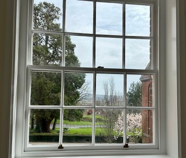 2 bedroom Spacious Two Bedroom Apartment to rent - Photo 3