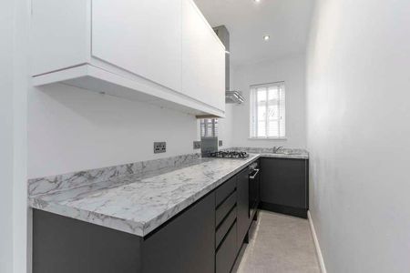 High Street, Cheltenham, GL50 - Photo 4