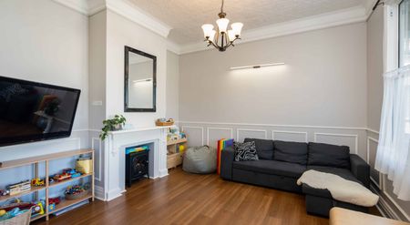 Looking for Something Special - Photo 4