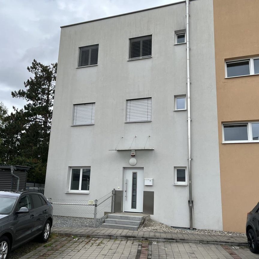 Traumhafte 3-Zimmer-Wohnung mit Balkon und Parkplatz in zentraler Lage! - Foto 1