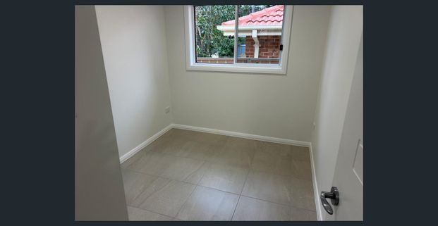 Modern Bedroom granny flat. - Photo 1