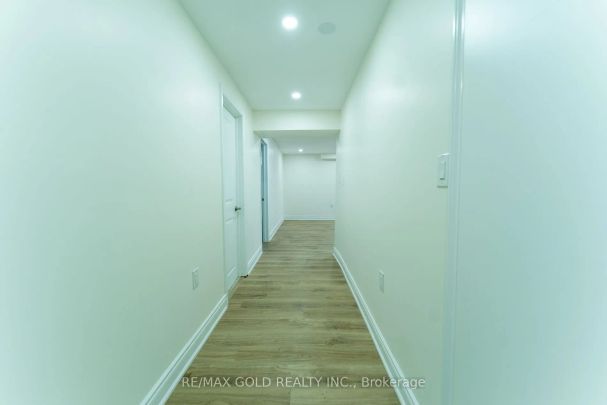 Property For Lease | X8463956 - Photo 1