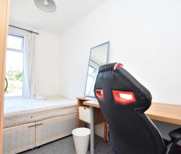 5 bedroom terraced house to rent - Photo 4