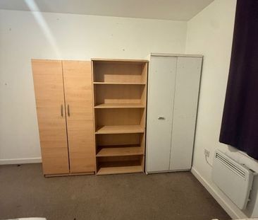Room in a Shared House, Forresters Apartments, IG11 - Photo 2