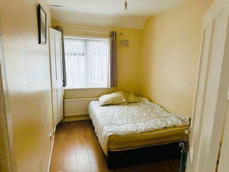 Room in a Shared House, Downham Way, BR1 - Photo 5