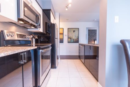 For Lease - 30 Grand Trunk Crescent Unit# 506, Toronto, Ontario - Photo 4