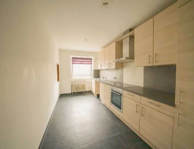 Moderne 2-Zimmer-Wohnung mit Balkon und EBK! - Foto 1