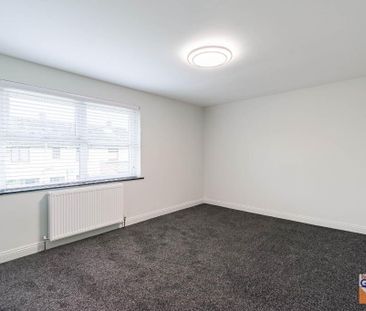 8 Roseville Park, Lisburn, BT27 4XT - Photo 5