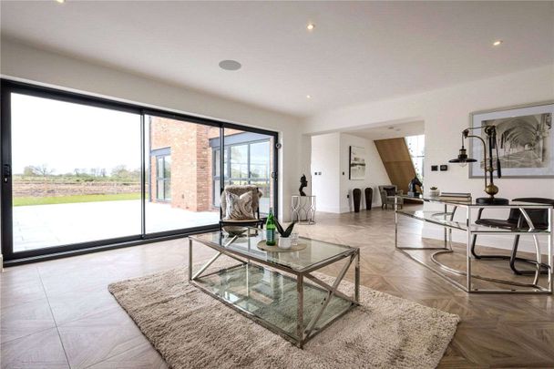 Beautifully designed, high specification, spacious detached contemporary family homes with an abundance of space and light. - Photo 1