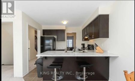 96 METRO CRESCENT - Photo 4