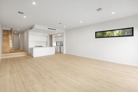 5a Roma Street, Bentleigh VIC 3204 - Townhouse For Rent | Domain - Photo 2